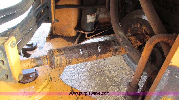 image for item I3091 2000 Case 621C wheel loader