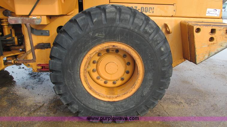 image for item I3091 2000 Case 621C wheel loader