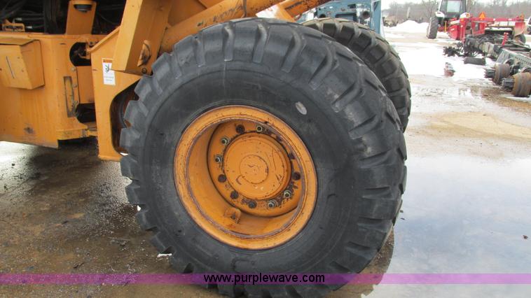 image for item I3091 2000 Case 621C wheel loader