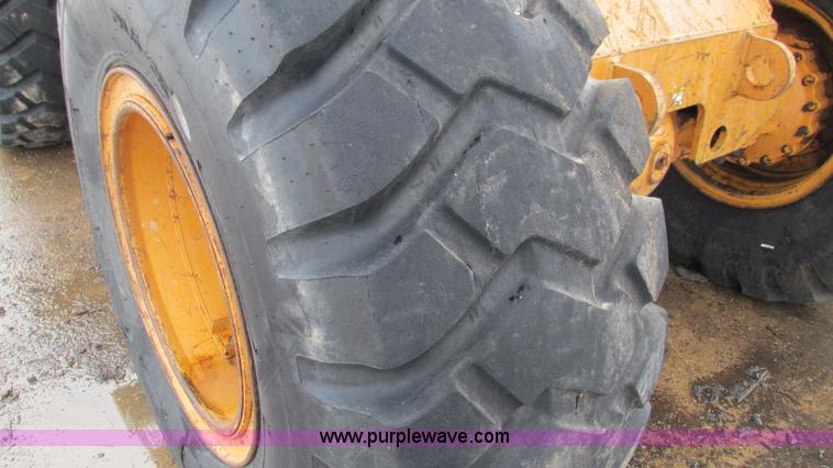 image for item I3091 2000 Case 621C wheel loader