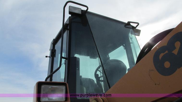 image for item I3091 2000 Case 621C wheel loader