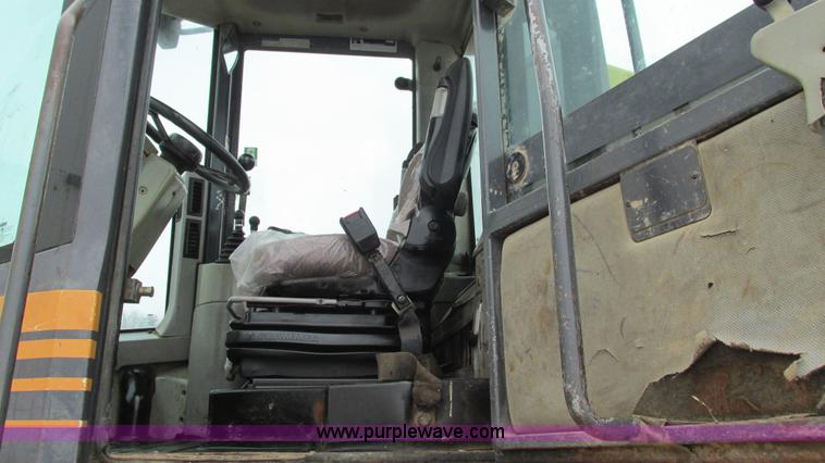image for item I3091 2000 Case 621C wheel loader