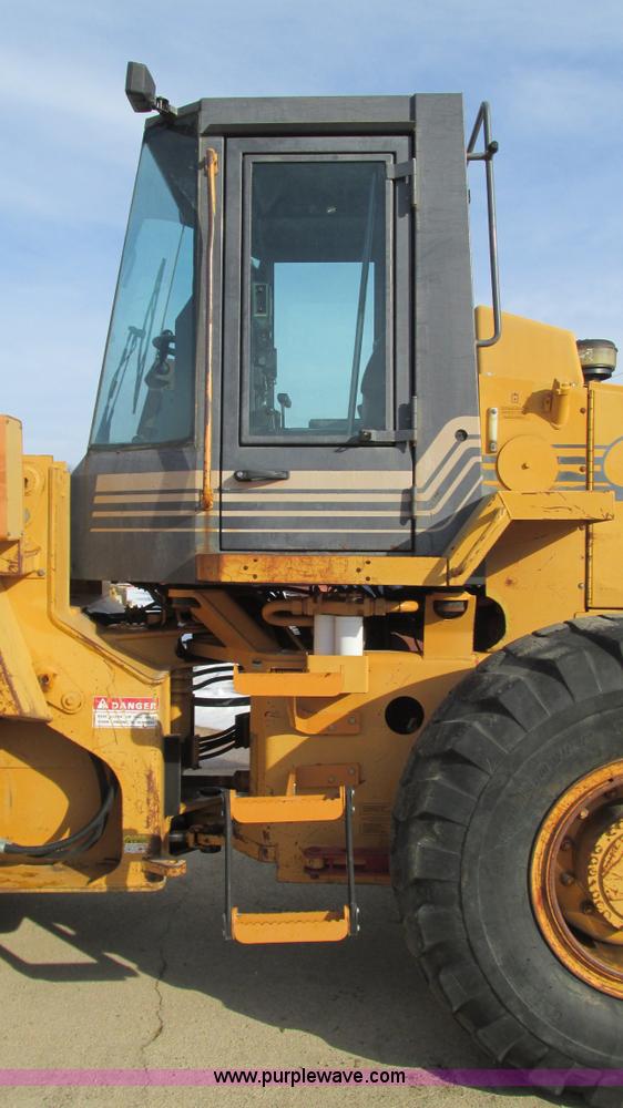 image for item I3092 1998 Case 621B wheel loader