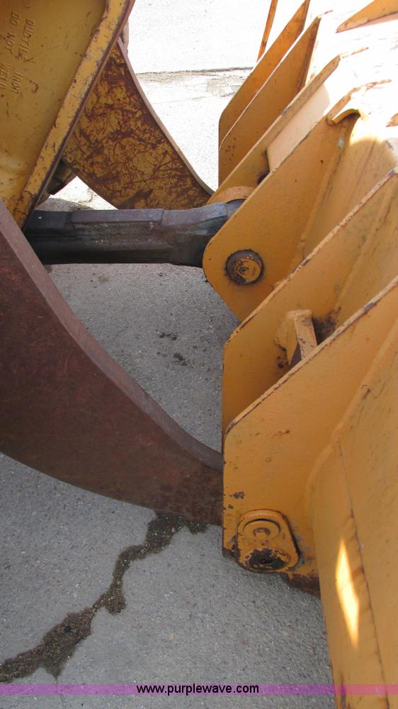 image for item I3092 1998 Case 621B wheel loader