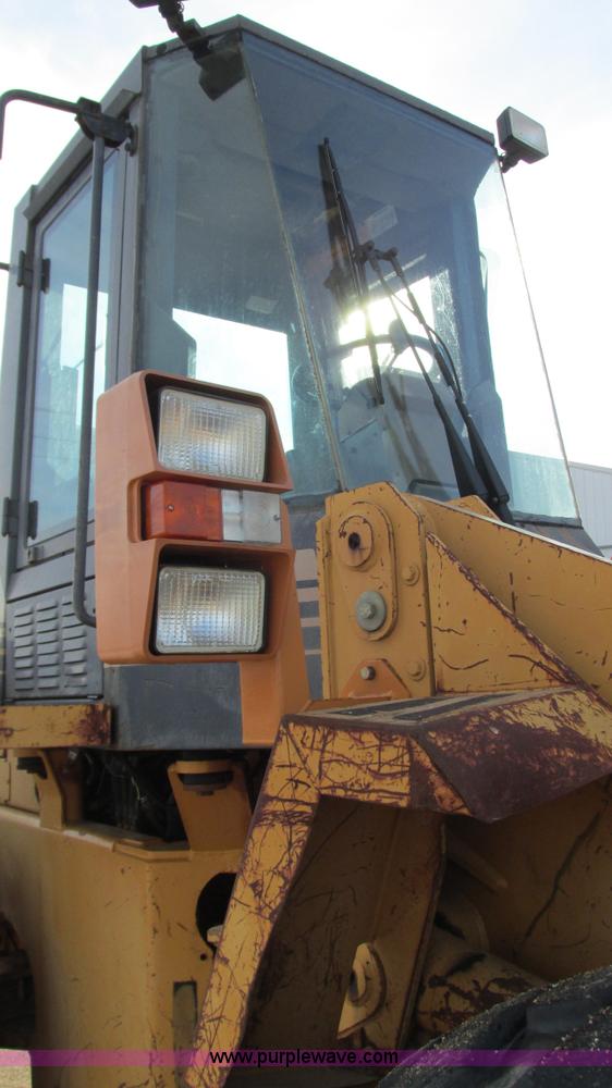 image for item I3092 1998 Case 621B wheel loader