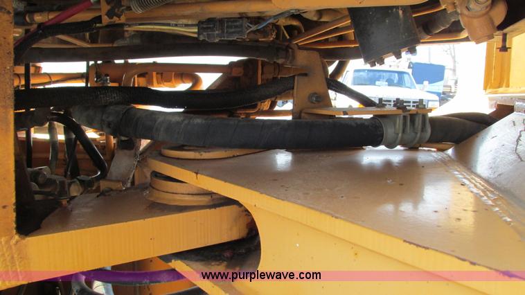 image for item I3092 1998 Case 621B wheel loader