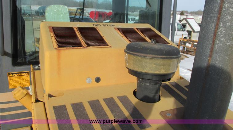 image for item I3092 1998 Case 621B wheel loader