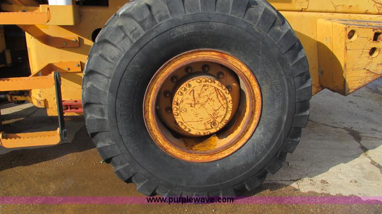image for item I3092 1998 Case 621B wheel loader