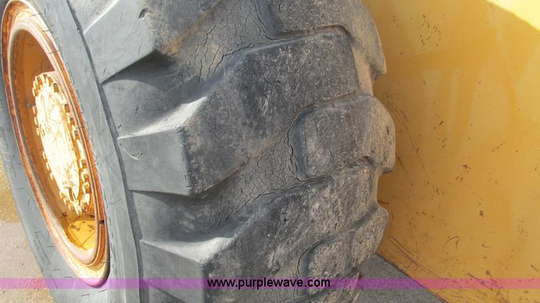 image for item I3092 1998 Case 621B wheel loader