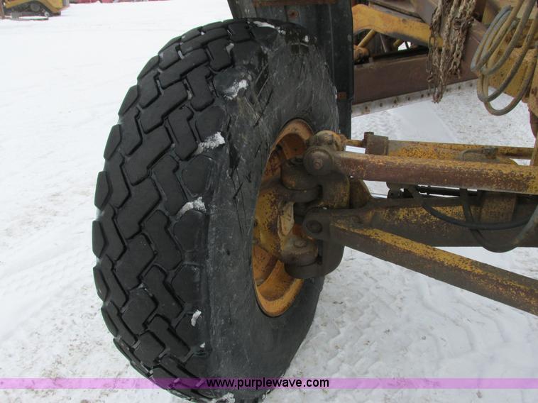 image for item I3772 1980 Caterpillar 140G articulated motor grader