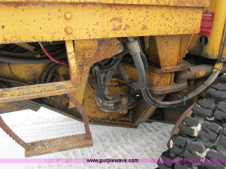 image for item I3772 1980 Caterpillar 140G articulated motor grader