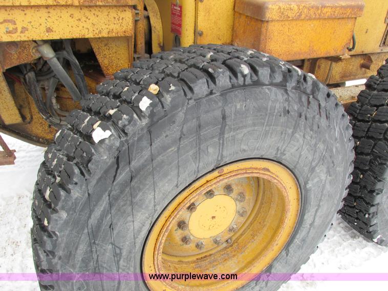 image for item I3772 1980 Caterpillar 140G articulated motor grader