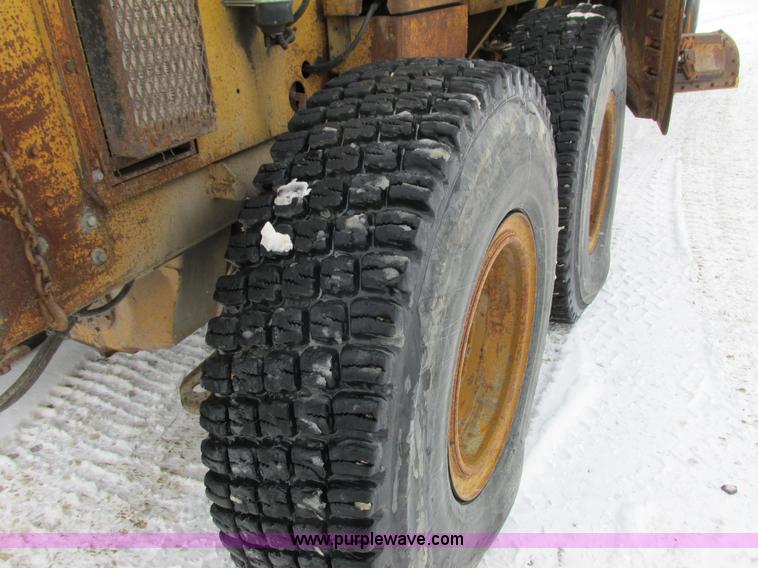 image for item I3772 1980 Caterpillar 140G articulated motor grader