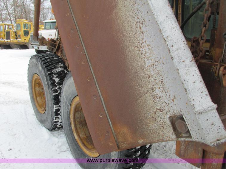 image for item I3772 1980 Caterpillar 140G articulated motor grader