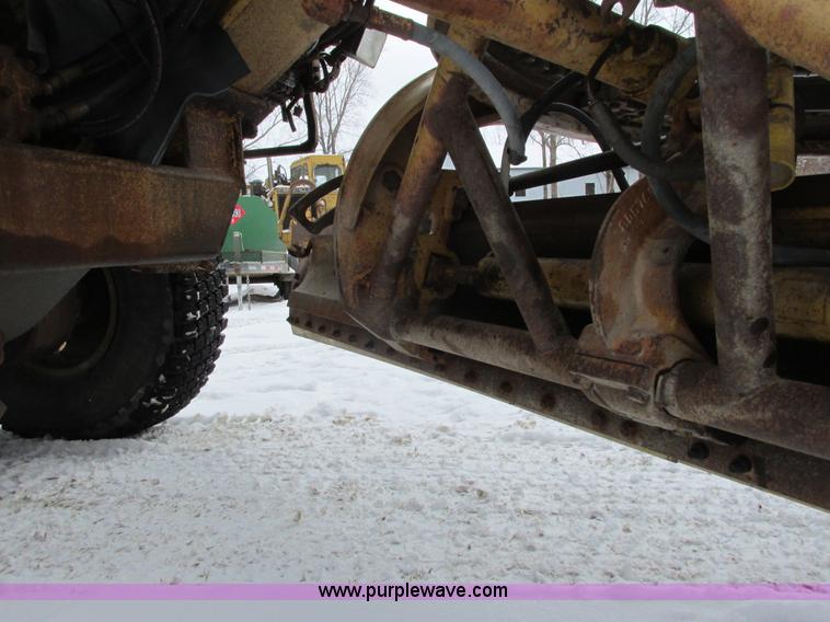 image for item I3772 1980 Caterpillar 140G articulated motor grader