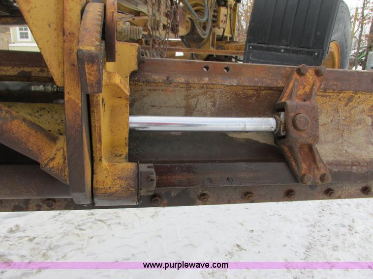 image for item I3772 1980 Caterpillar 140G articulated motor grader