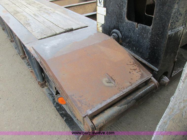 image for item I3785 2001 Load King lowboy trailer