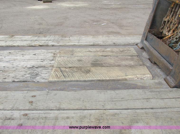 image for item I3789 1992 Nelson ART-FL-401D equipment trailer