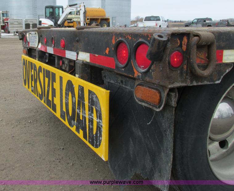 image for item I3789 1992 Nelson ART-FL-401D equipment trailer