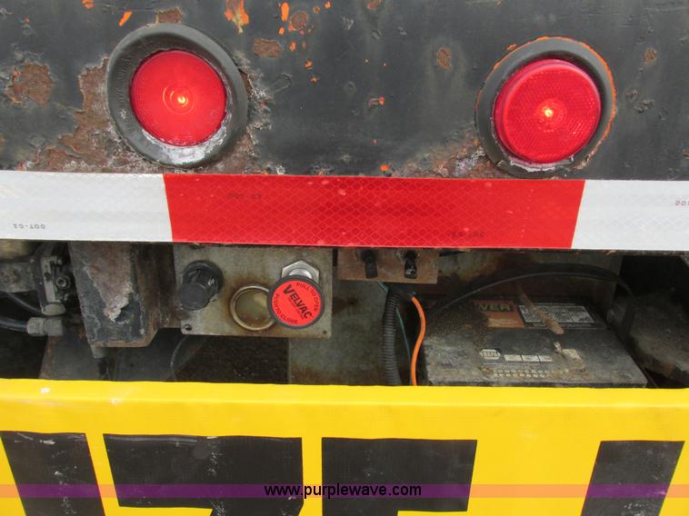 image for item I3789 1992 Nelson ART-FL-401D equipment trailer