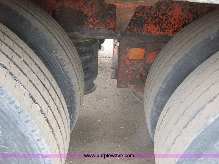 image for item I3789 1992 Nelson ART-FL-401D equipment trailer