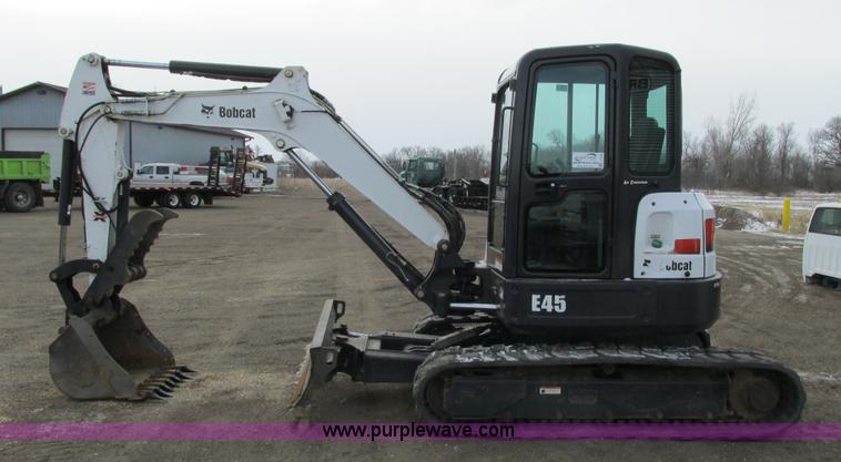 image for item I3790 2011 Bobcat E45M-ZT compact excavator