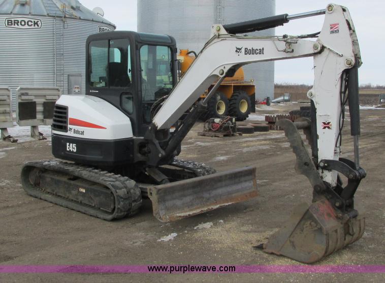 image for item I3790 2011 Bobcat E45M-ZT compact excavator