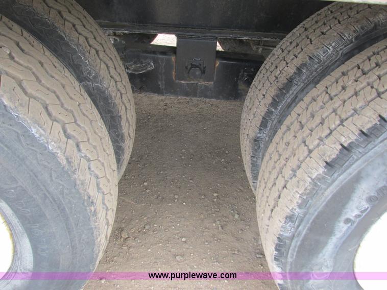 image for item I3791 1989 Redi Haul equipment trailer