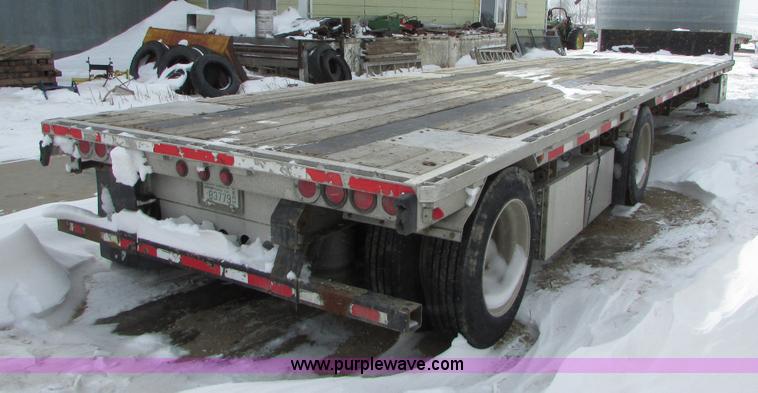 image for item I6588 2004 Reinke drop deck trailer