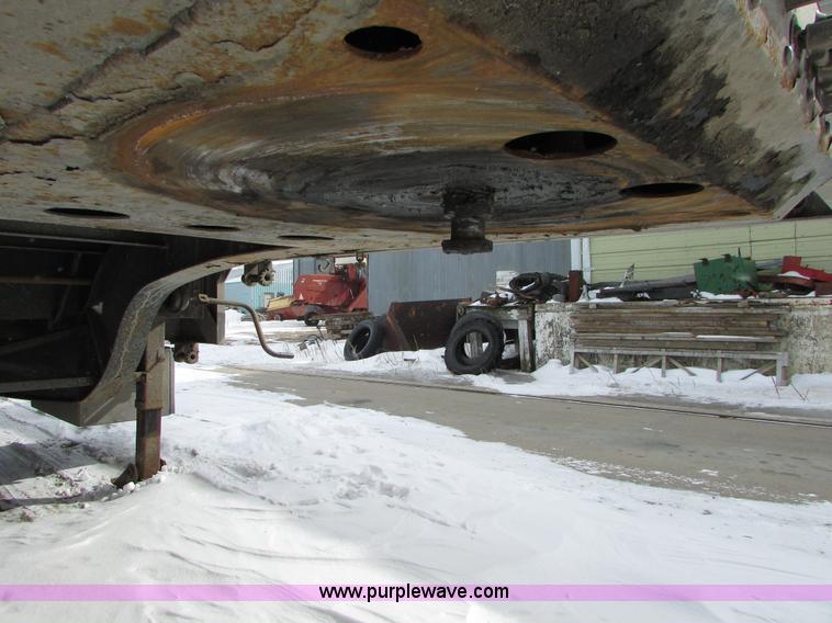 image for item I6588 2004 Reinke drop deck trailer