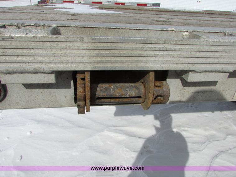 image for item I6588 2004 Reinke drop deck trailer