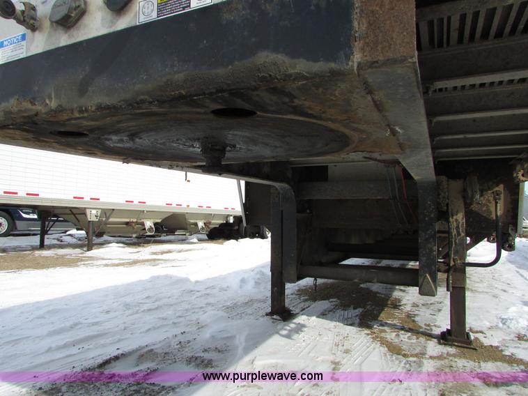 image for item I6589 2007 Fontaine Infinity drop deck trailer