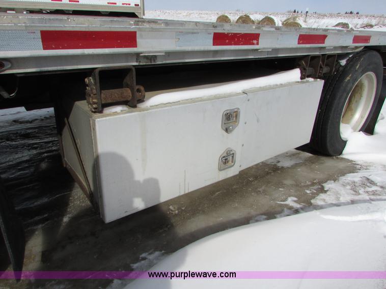 image for item I6589 2007 Fontaine Infinity drop deck trailer
