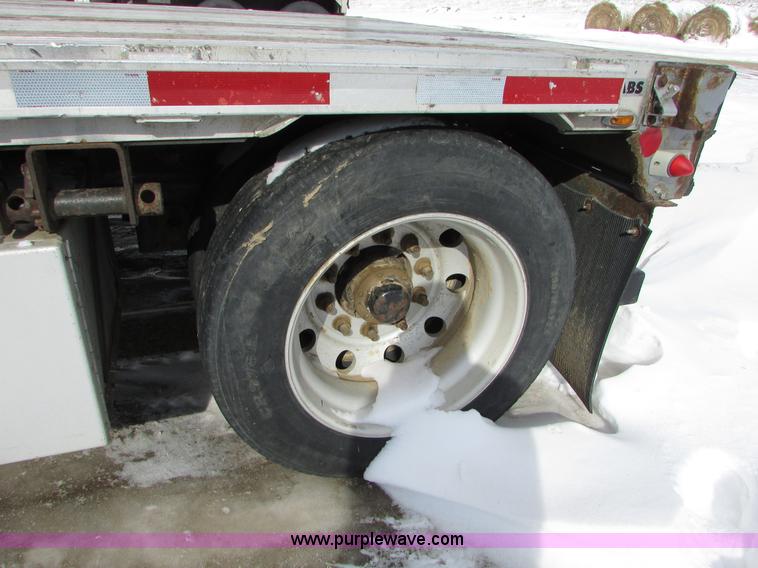 image for item I6589 2007 Fontaine Infinity drop deck trailer