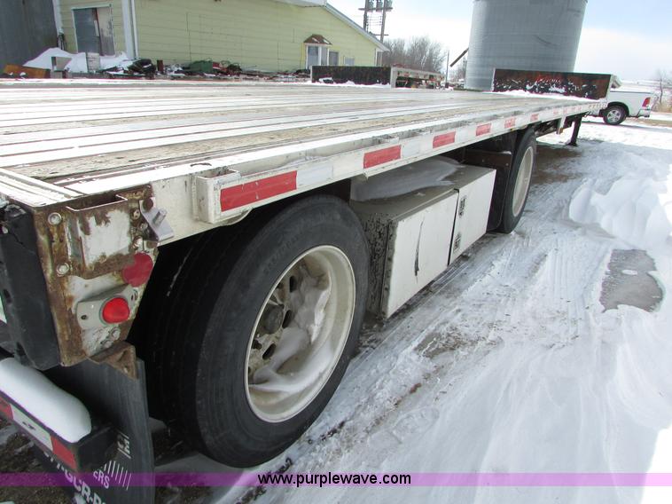 image for item I6589 2007 Fontaine Infinity drop deck trailer