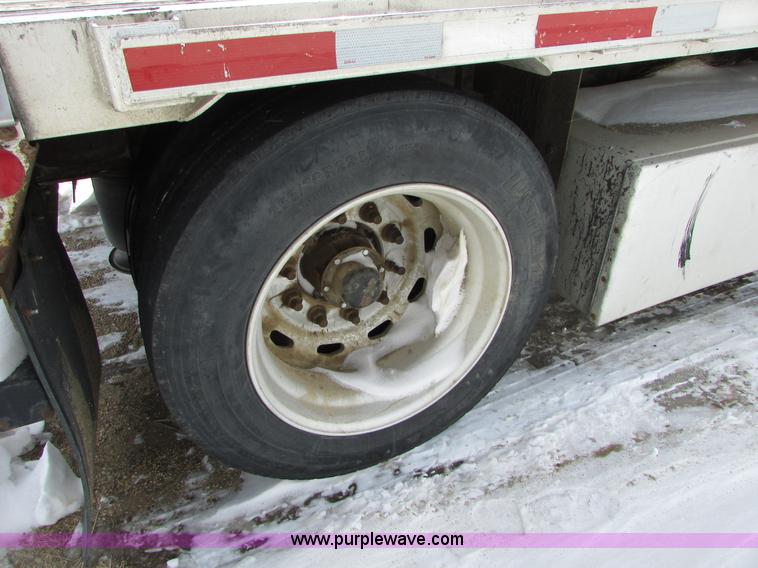 image for item I6589 2007 Fontaine Infinity drop deck trailer