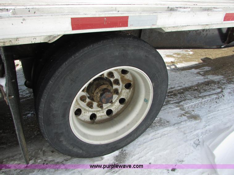 image for item I6589 2007 Fontaine Infinity drop deck trailer