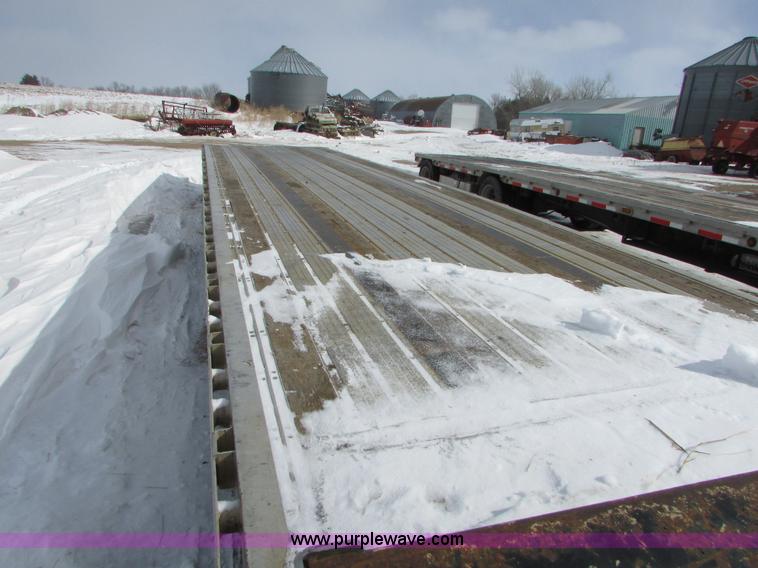 image for item I6589 2007 Fontaine Infinity drop deck trailer