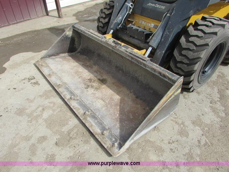 image for item I6601 2012 John Deere 332D skid steer