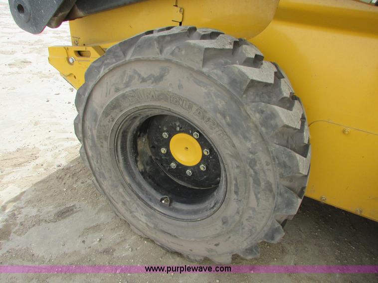 image for item I6601 2012 John Deere 332D skid steer