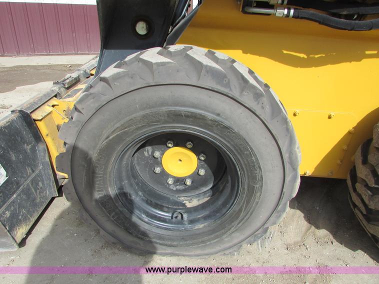 image for item I6601 2012 John Deere 332D skid steer