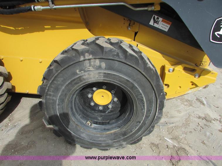 image for item I6601 2012 John Deere 332D skid steer