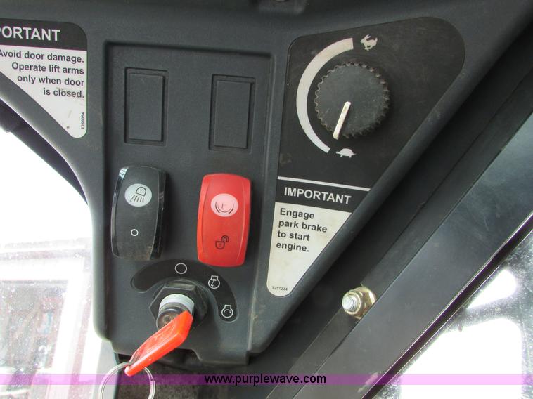 image for item I6601 2012 John Deere 332D skid steer