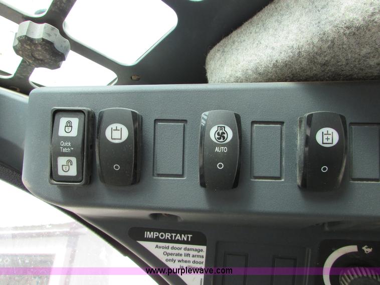 image for item I6601 2012 John Deere 332D skid steer