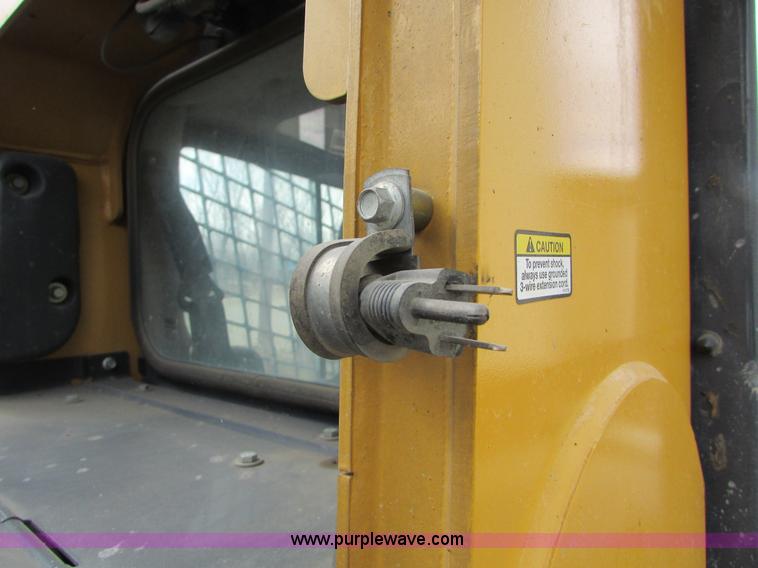 image for item I6601 2012 John Deere 332D skid steer