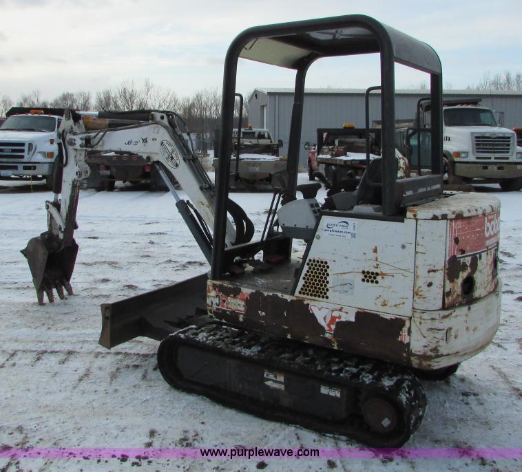 image for item I6611 1998 Bobcat X325 C series compact excavator