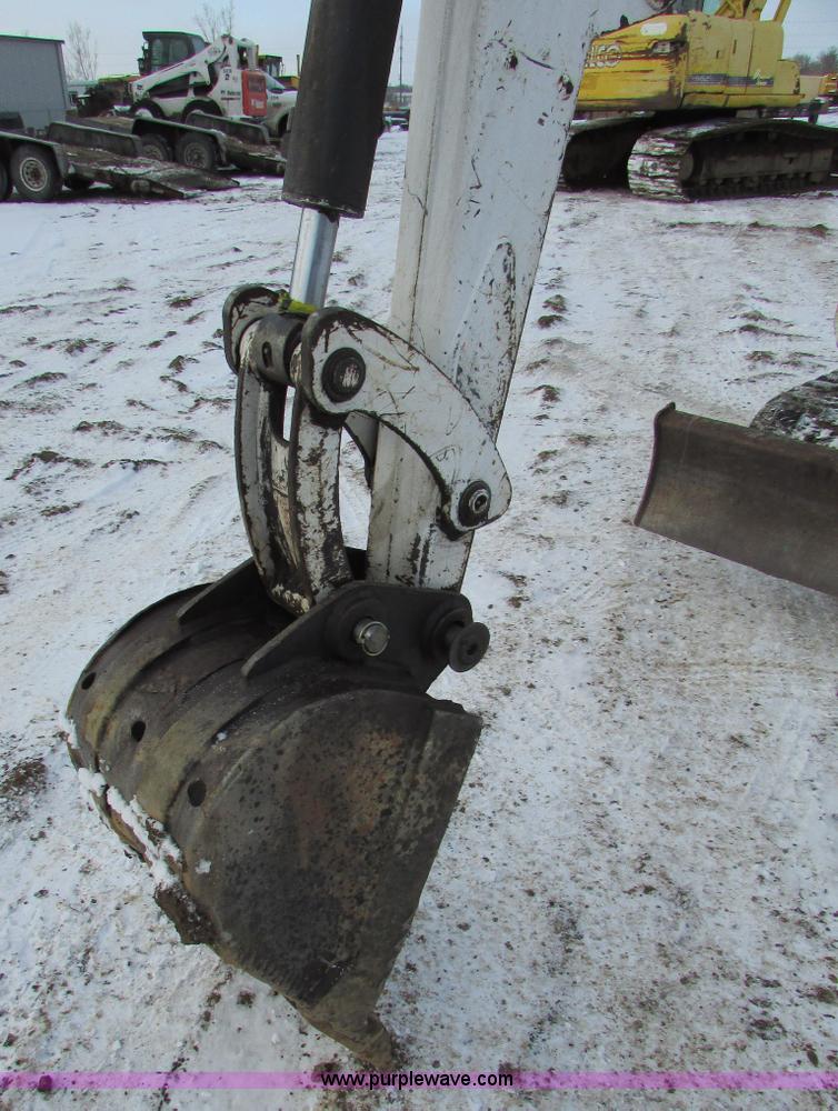 image for item I6611 1998 Bobcat X325 C series compact excavator