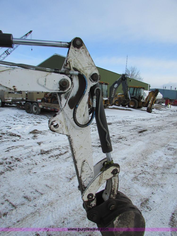 image for item I6611 1998 Bobcat X325 C series compact excavator