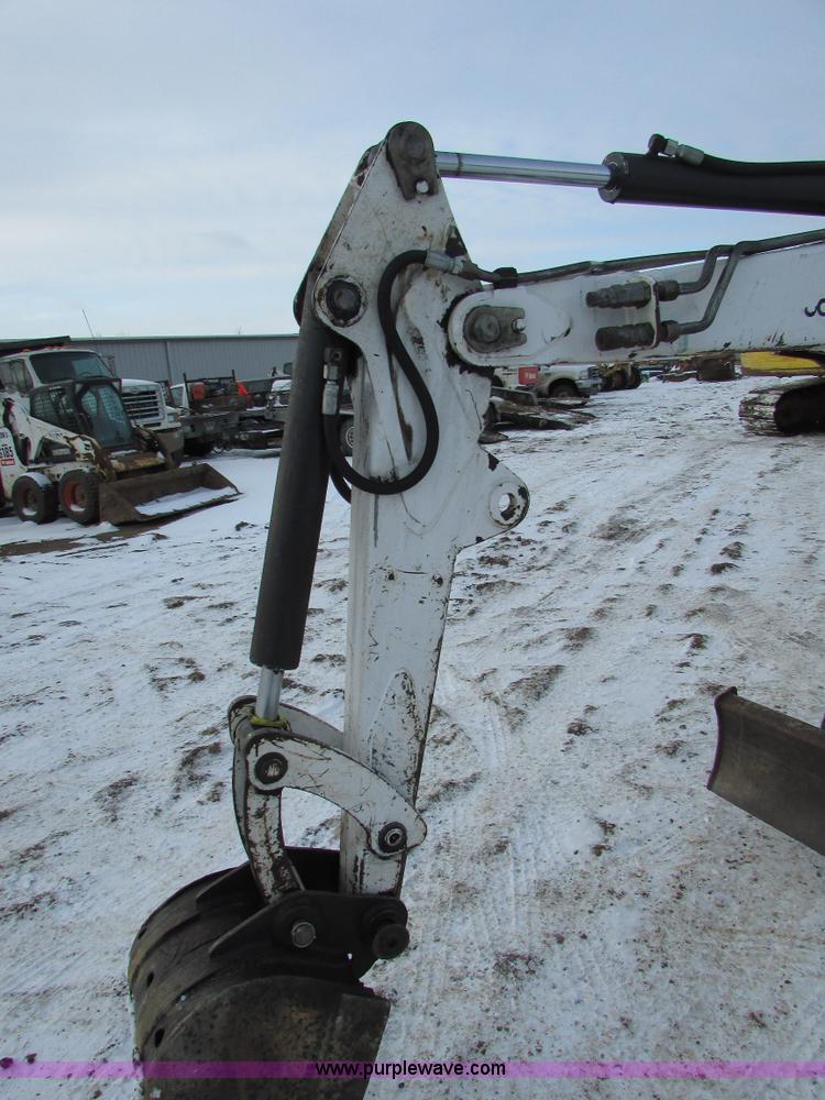 image for item I6611 1998 Bobcat X325 C series compact excavator