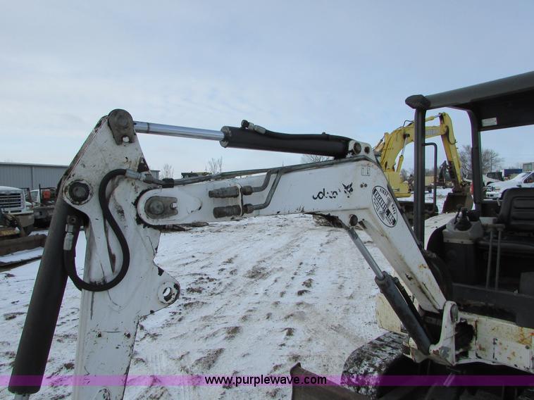 image for item I6611 1998 Bobcat X325 C series compact excavator